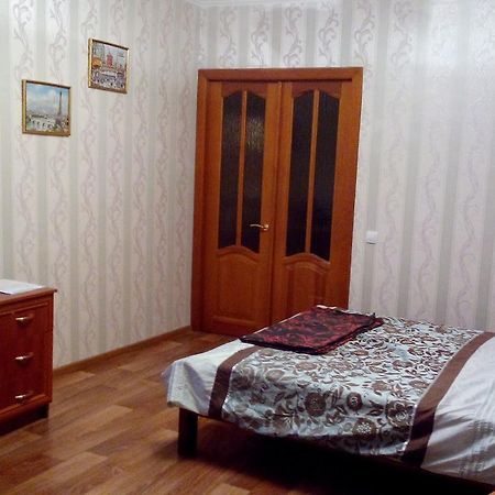 Apartment On Prospekt Peremogi Chernihiv Bagian luar foto