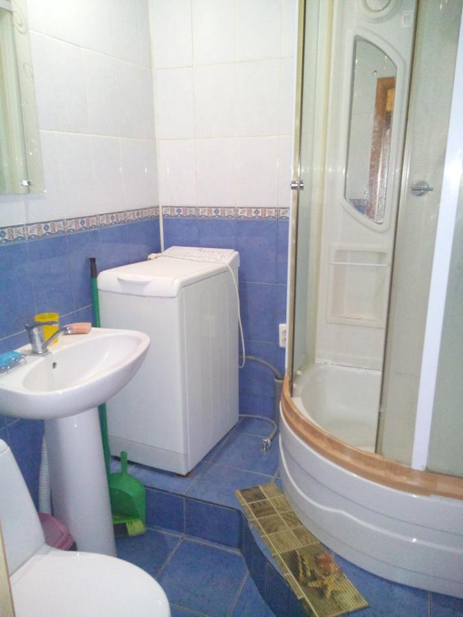 Apartment On Prospekt Peremogi Chernihiv Bagian luar foto